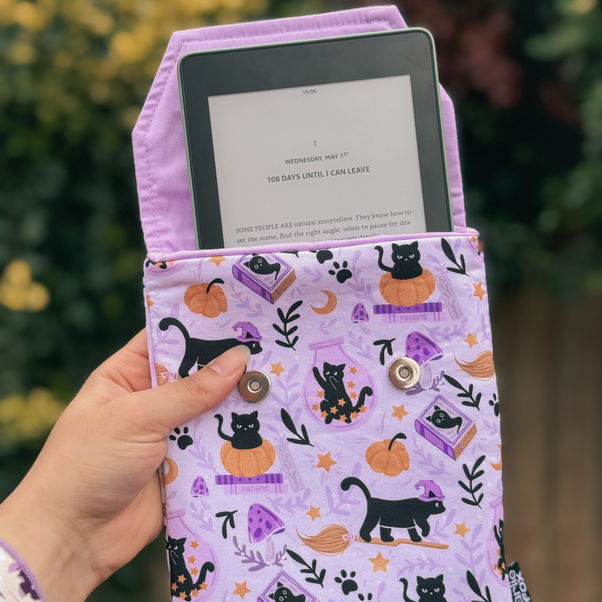 Cats and Magic padded e-reader sleeve