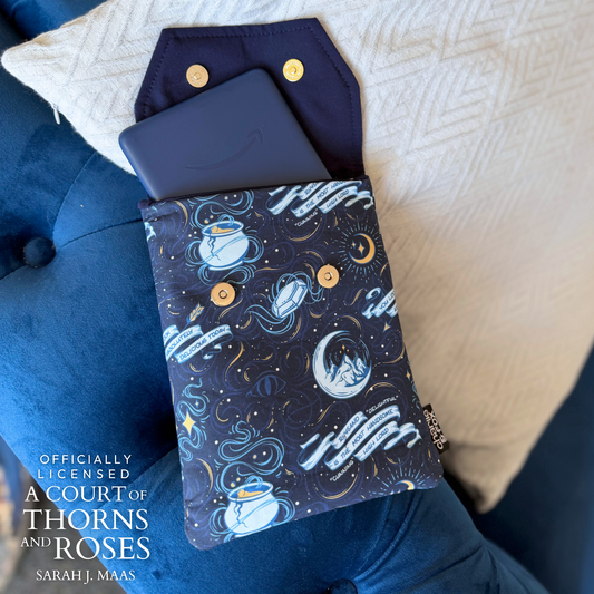 A Court of Thorns and Roses padded e-reader sleeve