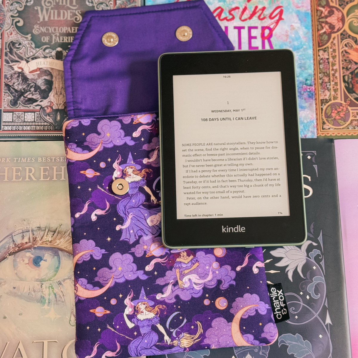 Bewitched padded e-reader sleeve