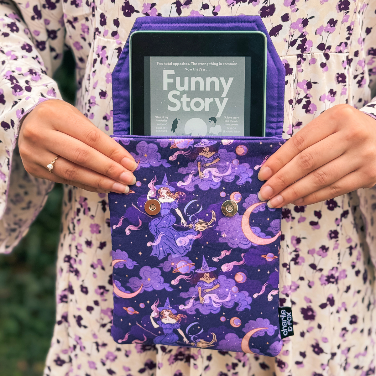 Bewitched padded e-reader sleeve