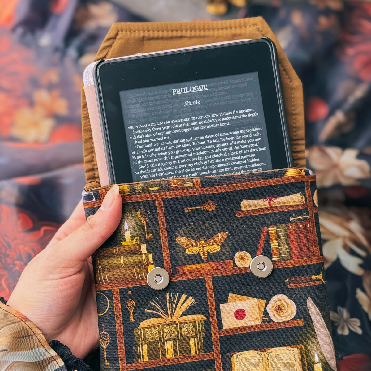 Dark Academia (Classic) padded e-reader sleeve