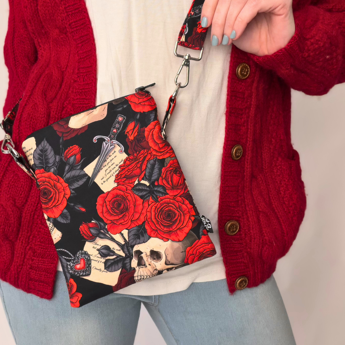 Dark Romance crossbody sleeve