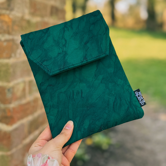 Emerald Green padded e-reader sleeve