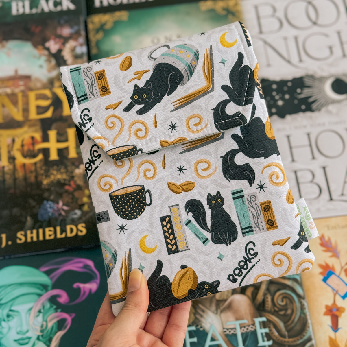 Feline Fables padded e-reader sleeve