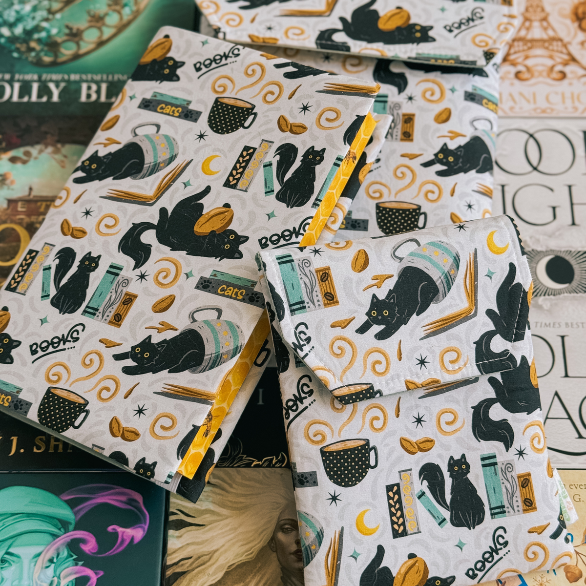 Feline Fables padded e-reader sleeve