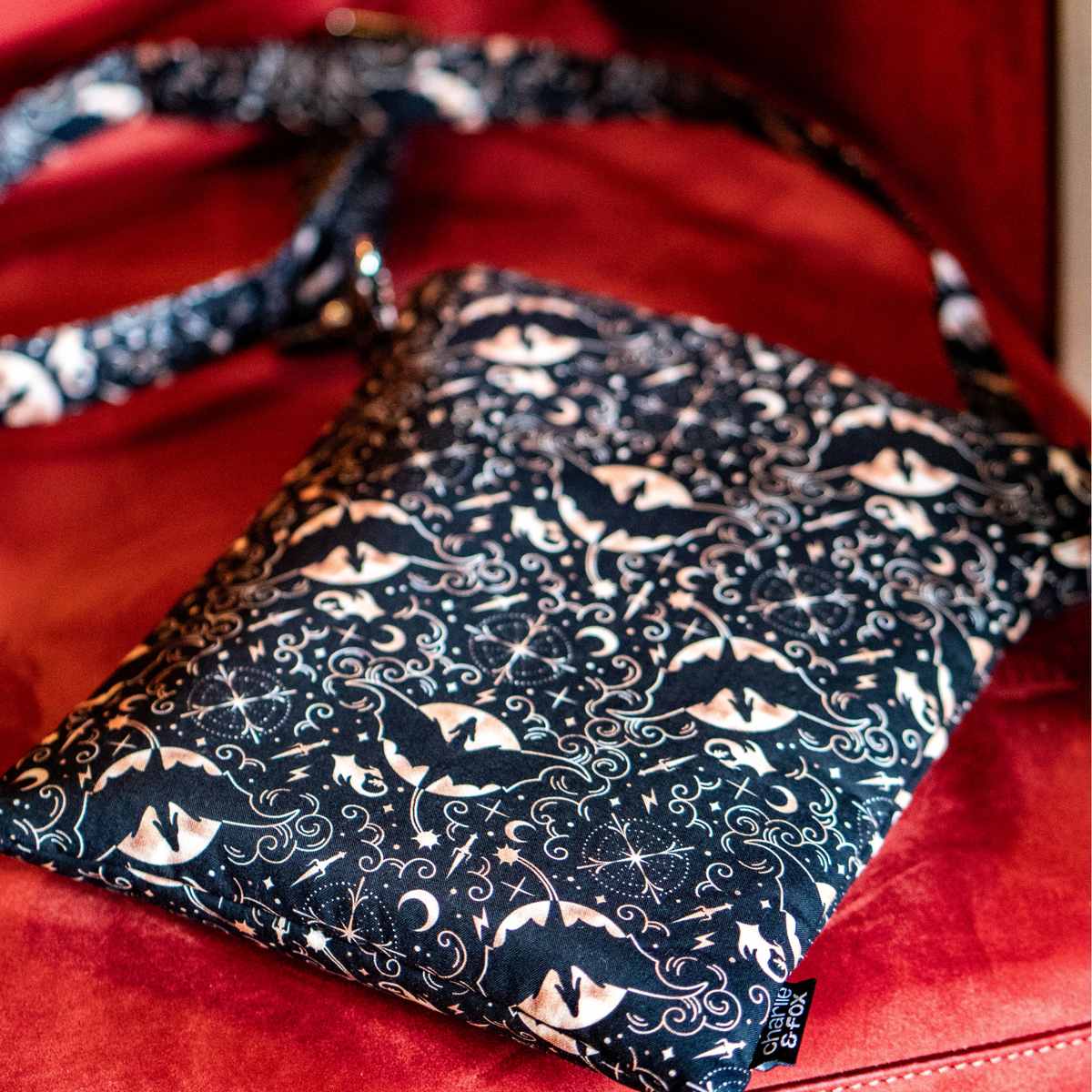 Fourth Wing crossbody sleeve - Rebecca Yarros