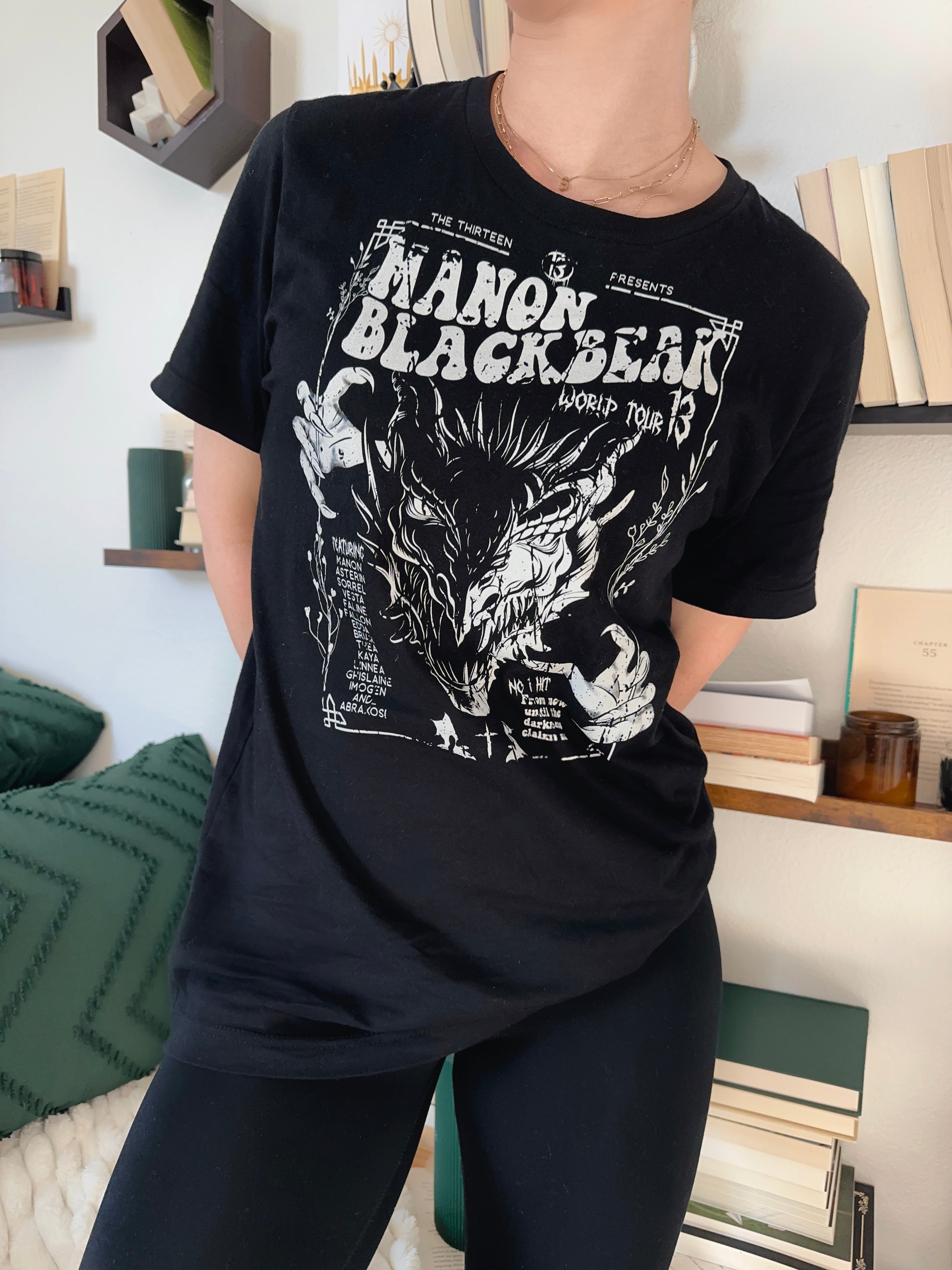 Manon Blackbeak T-Shirt - Throne of Glass Merch