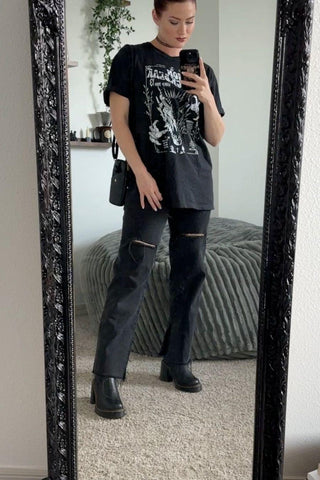 Manon Blackbeak T-Shirt