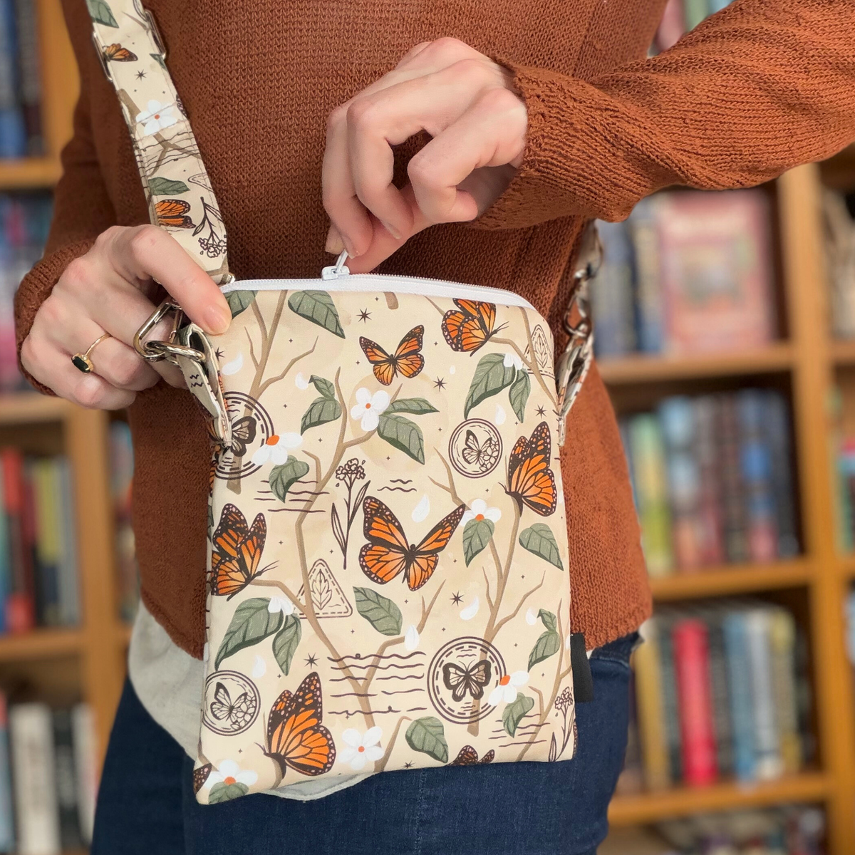 Monarch Story crossbody sleeve