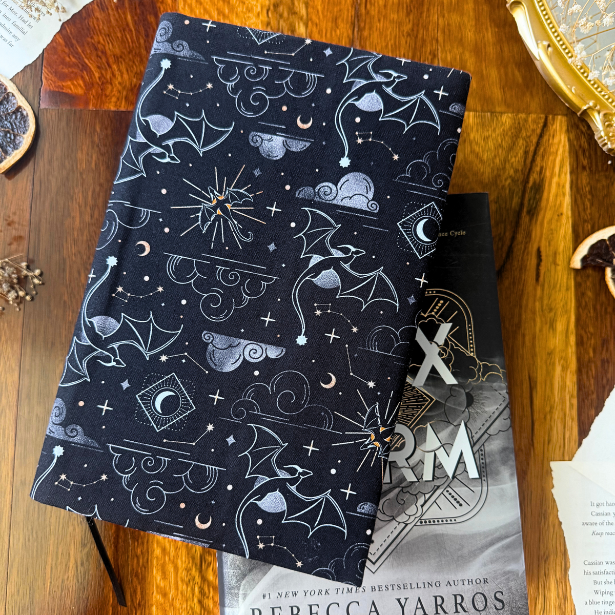 Onyx Storm fabric dust jacket - Rebecca Yarros