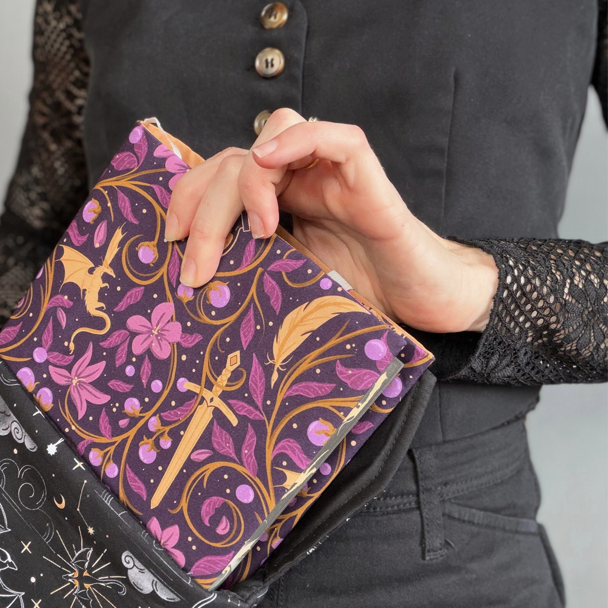 Fourth Wing Quadrants fabric dust jacket - Rebecca Yarros