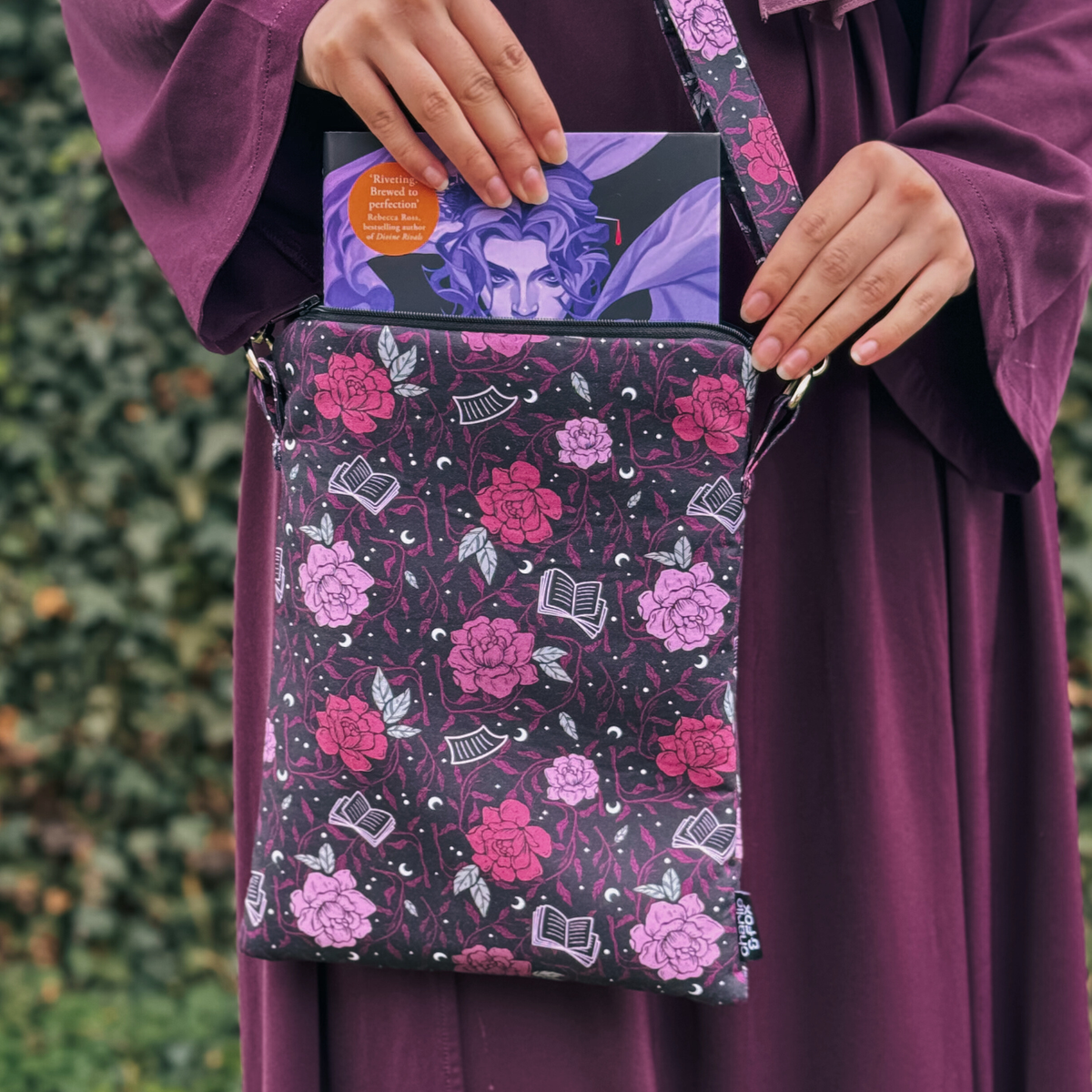 Romantasy crossbody sleeve