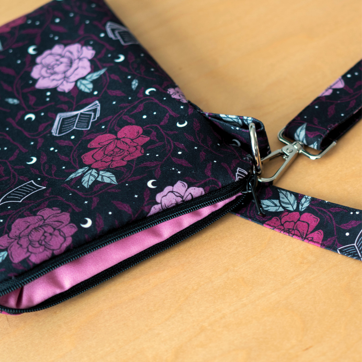 Romantasy crossbody sleeve