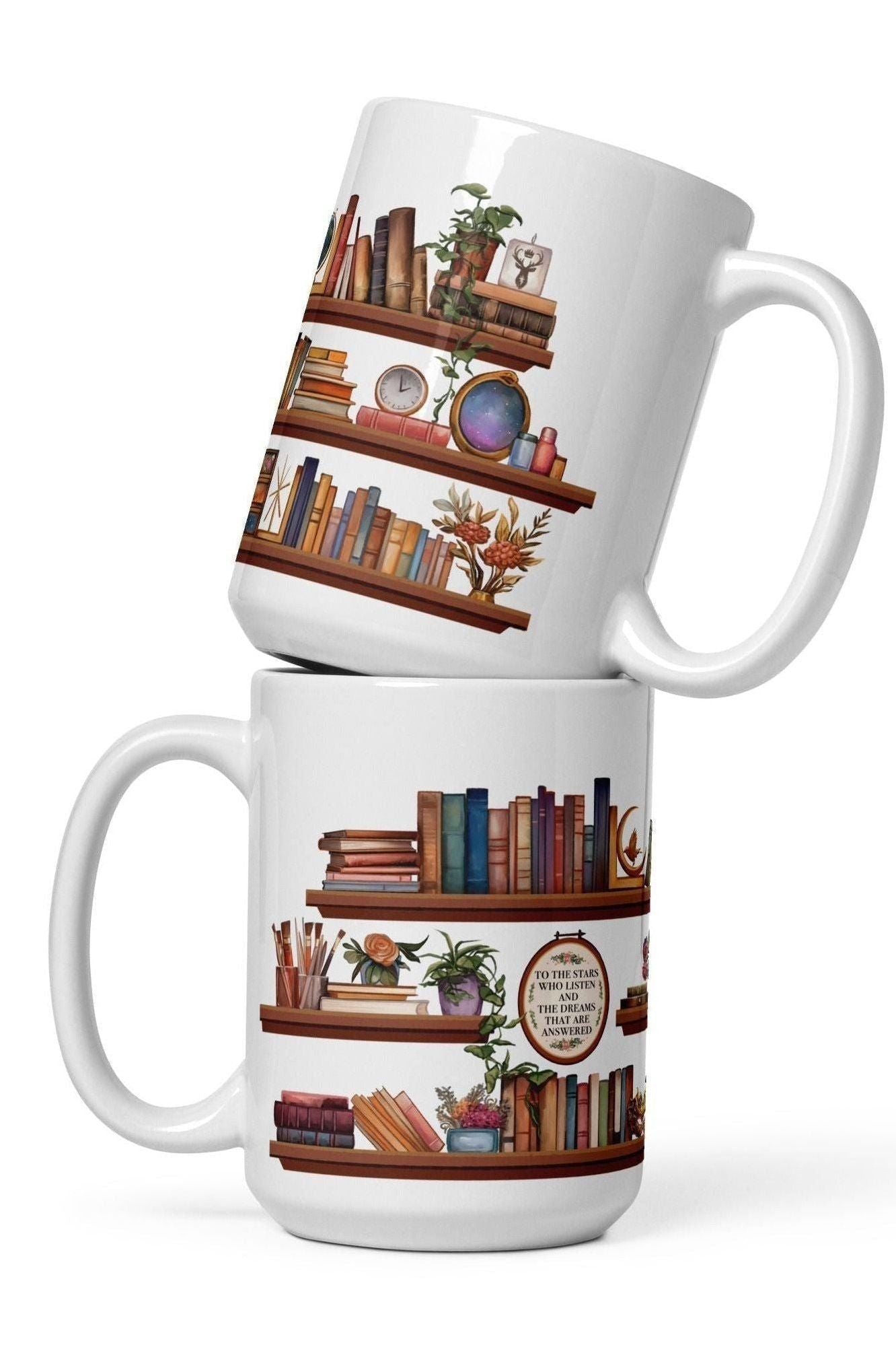 White ceramic mug with illustrated bookshelves, inspired by Throne of Glass by Sarah J. Maas, featuring miniature bookish easter eggs and author-themed shelf décor.